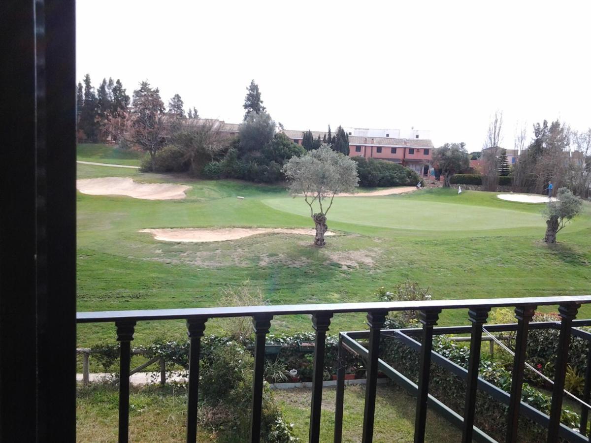 Olhando Um Campo De Golf 伊斯兰蒂拉 外观 照片